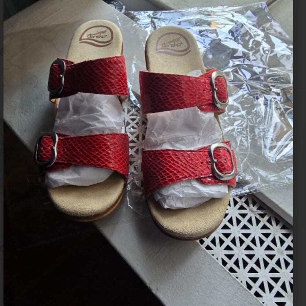 Dansko SOPHIE Sandal Red Textured Two Strap Clog Platform Womens 37 US 6.5 - 7